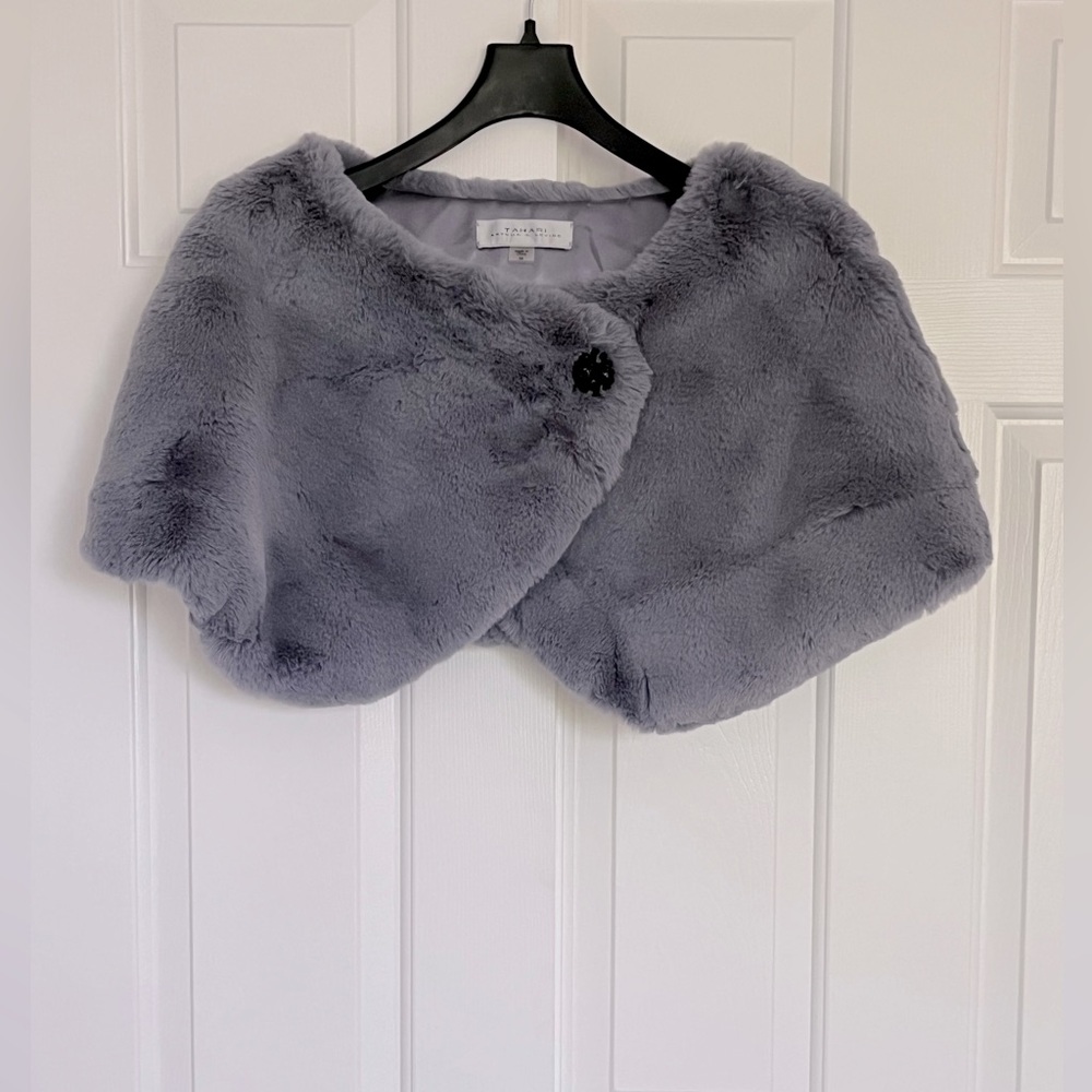 Tahari Faux Fur Shoulder Capelet, Amathus Smoke Purple, Worn 1x, size M